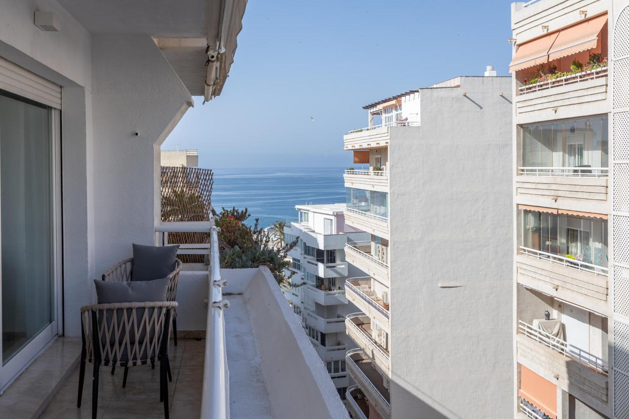 Two Bedrooms Avenida Del Mar Apartament Marbella