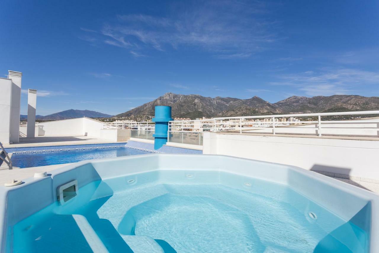 Two Bedrooms Avenida Del Mar Apartament Marbella