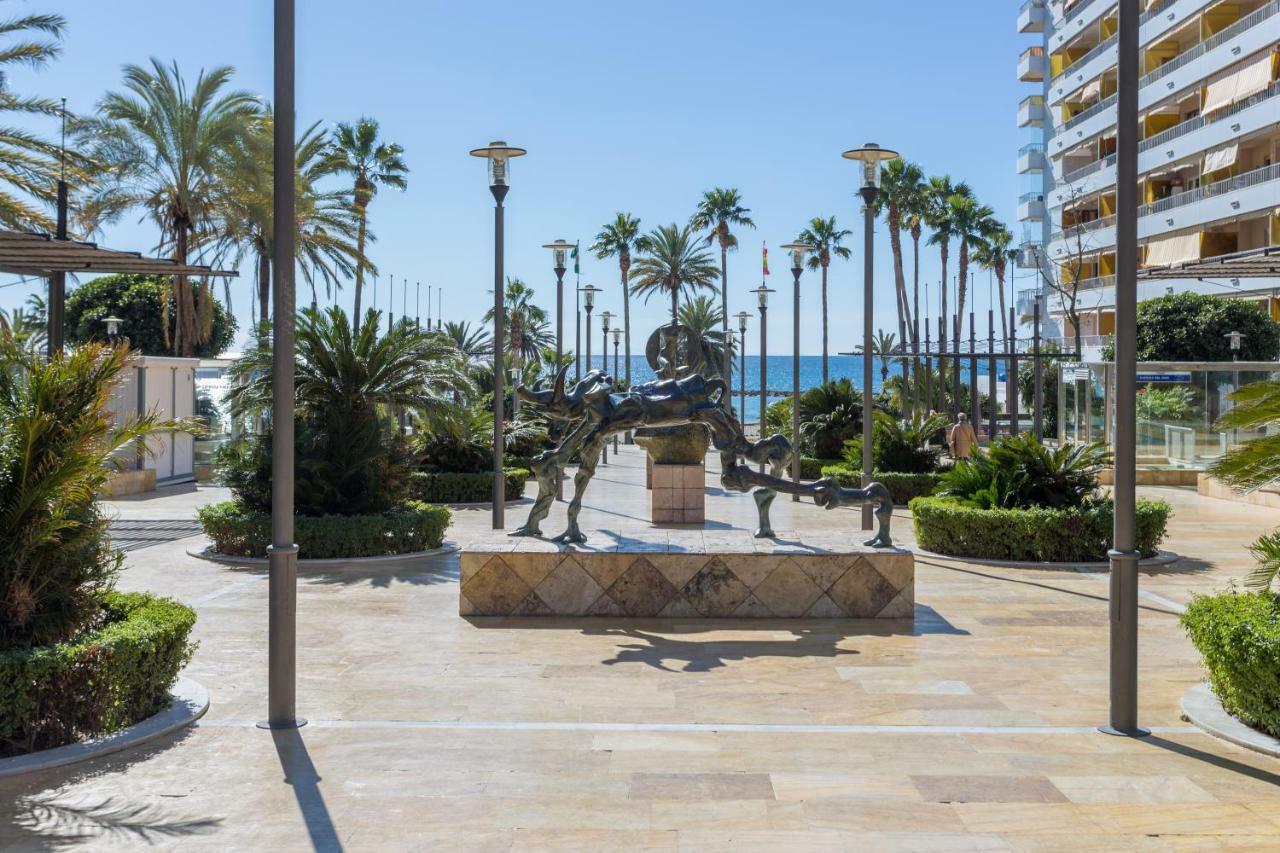 Two Bedrooms Avenida Del Mar Apartament Marbella